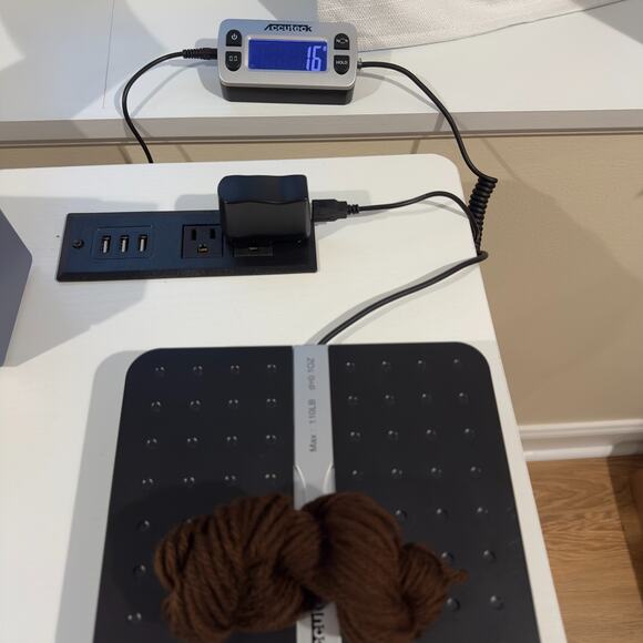 Mary Maxim Starlette Yarn Lot of 6 Skeins Different Yardage Xmas Stockings - Picture 8 of 16